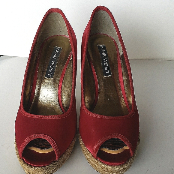 ❤💋Red Nine West💋❤ size 7 barely worn shoes - Picture 4 of 9